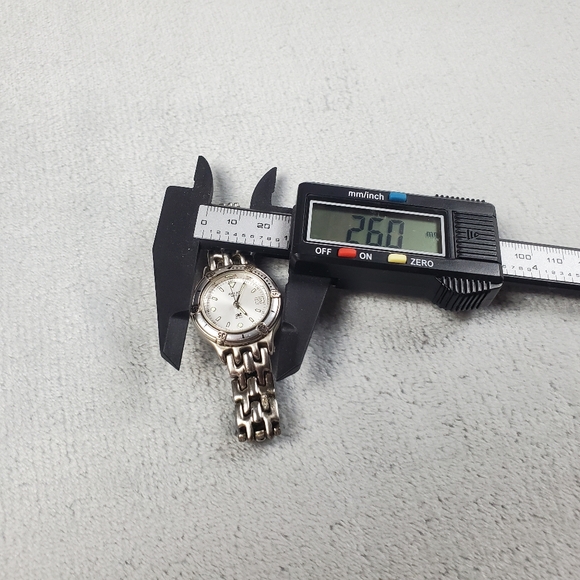 Relic Wet Watch Ladies Silver Tone Bezel Quartz Water Resistant 26mm Metal - Picture 9 of 10